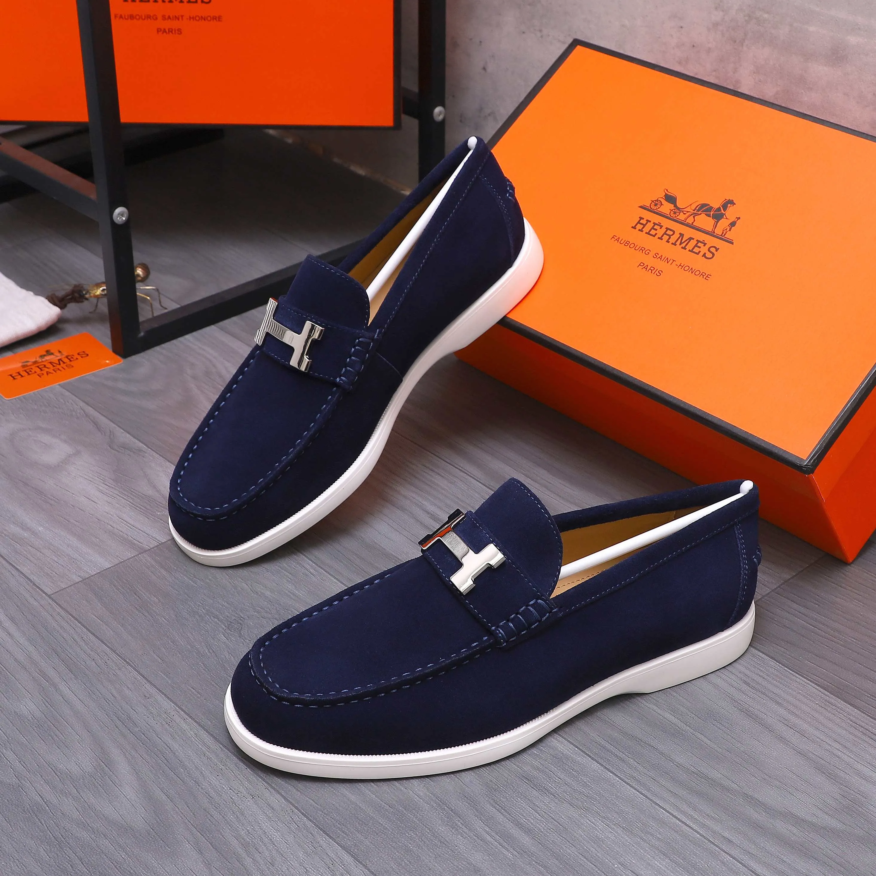 Men's shoes 💰p560 Product trademark: HERMES "Hermès" casual slip-on men's shoes. Regular size: 38-46 (45.46 is custom-made and non-refundable) Product materials: Selected frosted cowhide upper, cowhide lining, original foam rubber ultra-light sole